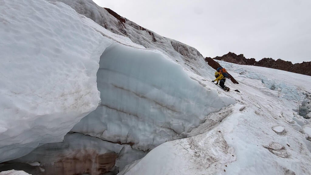 Florida man injured climbing California's Mount Shasta rescued after 2 nights in freezing temps — CBS Bay Area (KPIX), Laredo Technology news