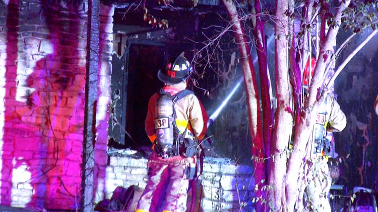 One person dies, another person and a dog rescued from Blakeley Drive house fire — KENS 5 (San Antonio), Laredo Health news