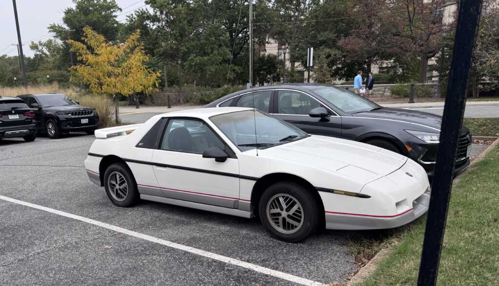 Sweet City Ride – A Pontiac Fiero!?! — PoPville DC